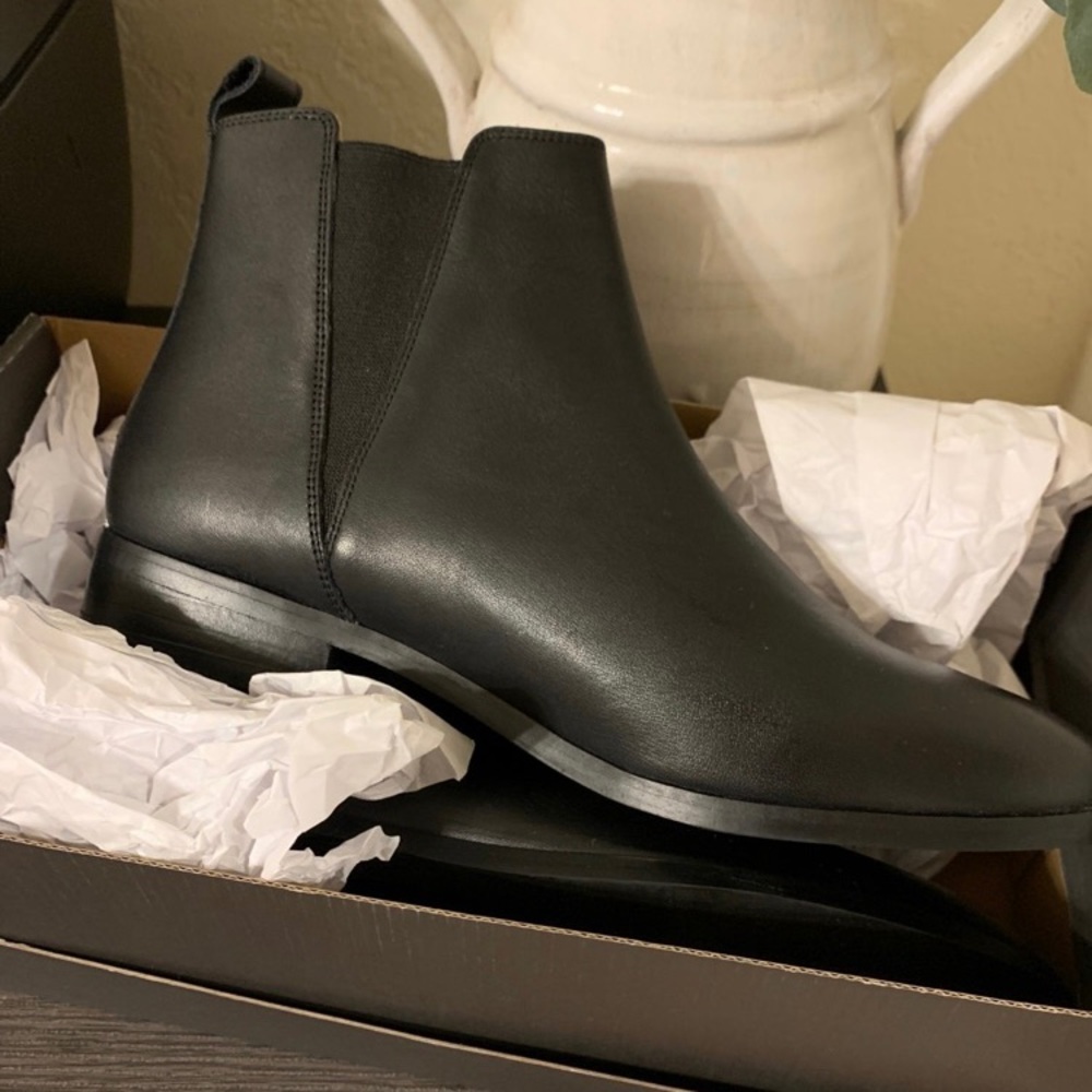 Nisolo size 9 leather Chelsea boot black